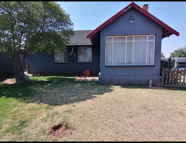 3 BEDROOM FREESTANDING SOLD IN STILFONTEIN EXT 3